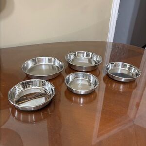 Stainless Steel shallow pet dish - Set of 5, varied sizes, rubber grip bottoms